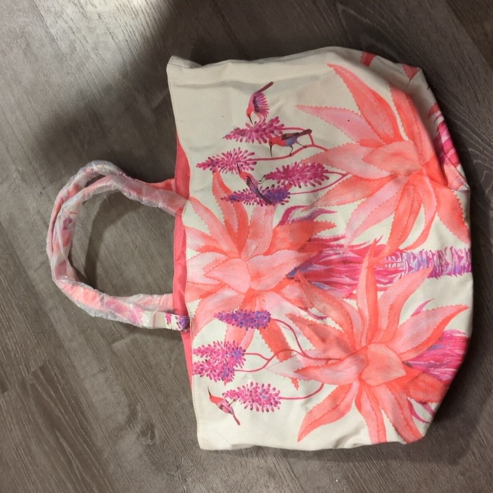 Estee Lauder bag